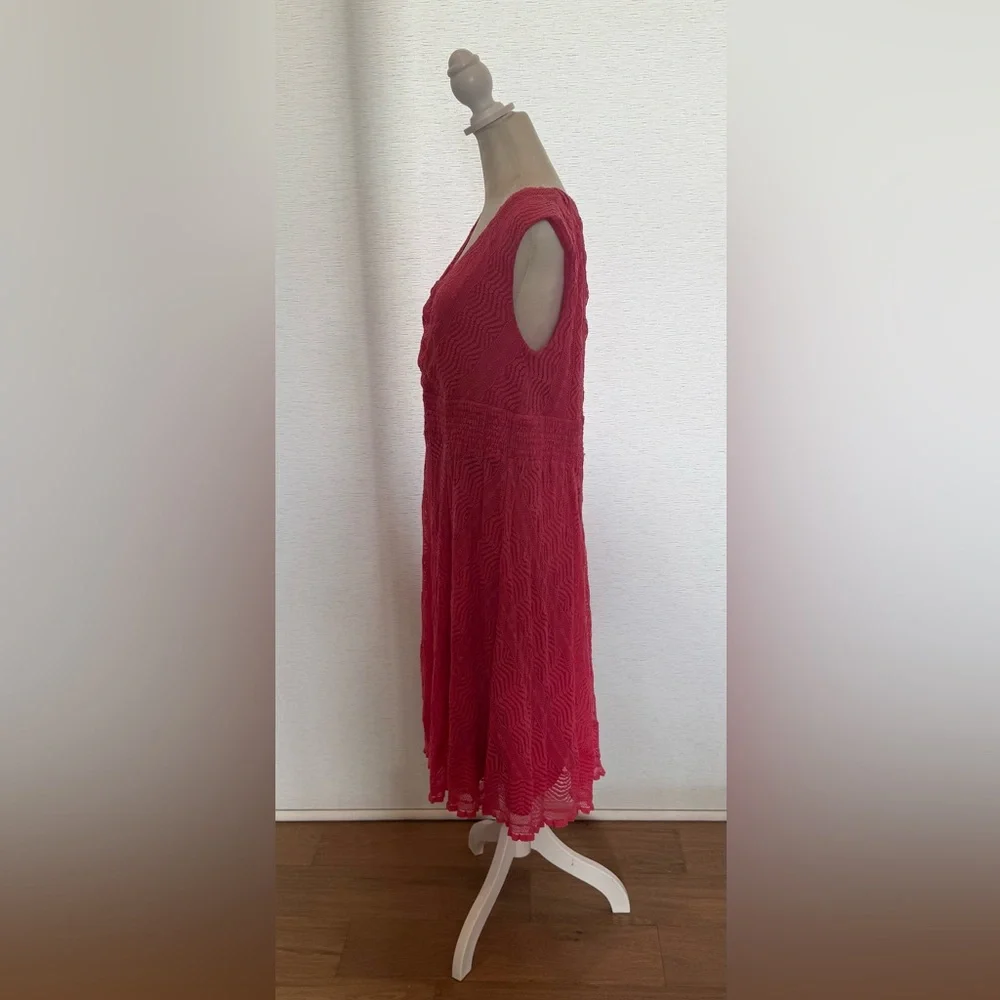 Rabbit Rabbit Rabbit Textured Red Midi Dress - Picture 6 of 13